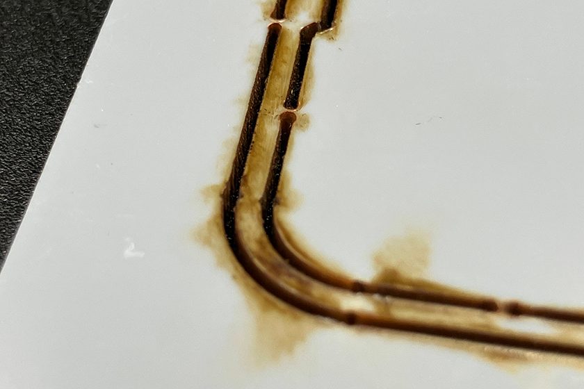レーザー加工機だと焦げが発生